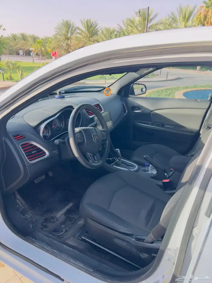 Dodge Avenger 2012. 4 cylinder 6