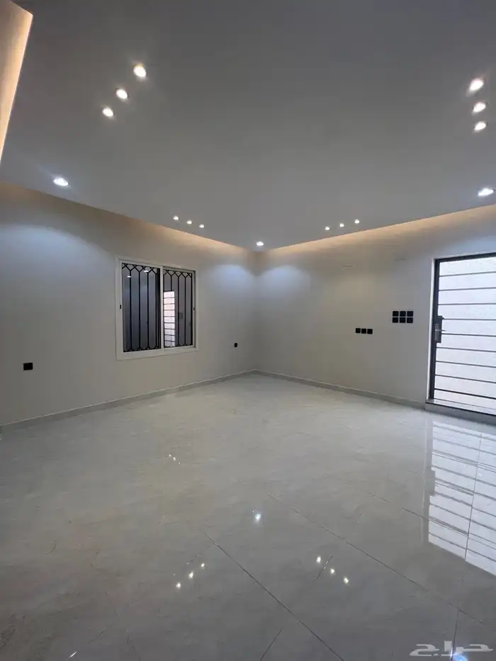 للبيع فيلا دورين وملحق حي العزيزية مكتملة الخدمات 29