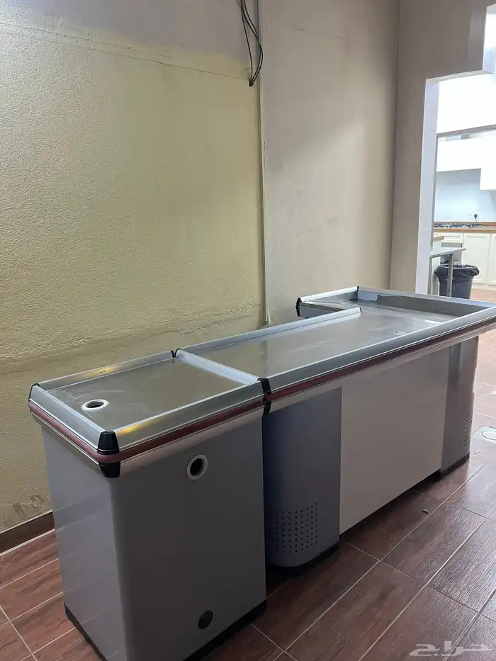 طاولة محاسب كاشير مستعملة للبيع 1