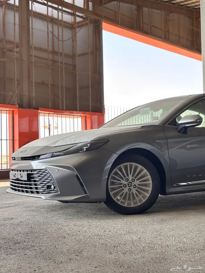 كامري LE 2025تيتانيوم 8