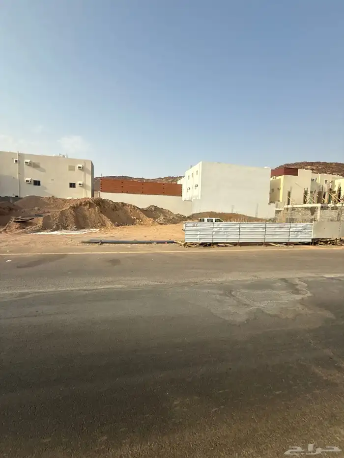 للبيع ارض تجارية في مخطط السلام م623 شارع35م شمالي 22