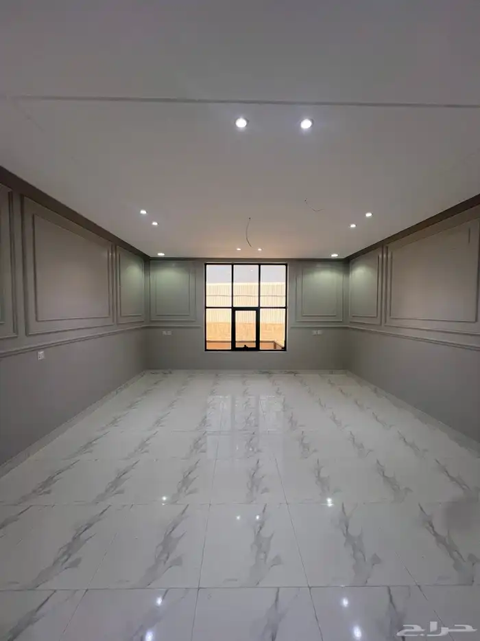 اخر روف بملحق للبيع بحي النعمان قرب الرصراص والقاعدة الجوية 13