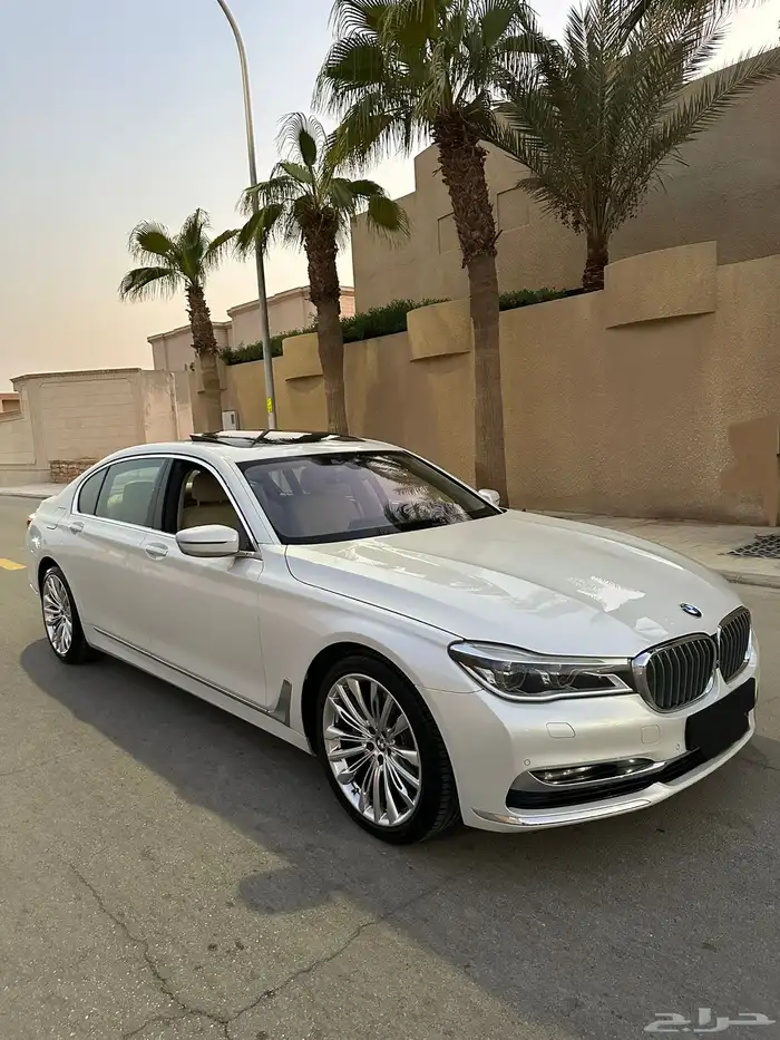 بي ام 740 ماشي فقط 73 الف بدي وكاله صيانات وكاله 31