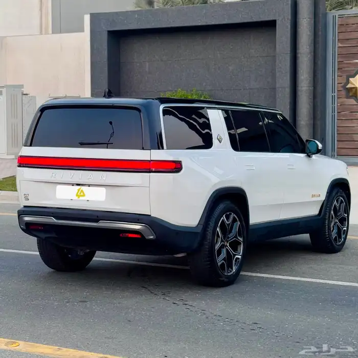 ريفيان R1S 2023 للبيع 3