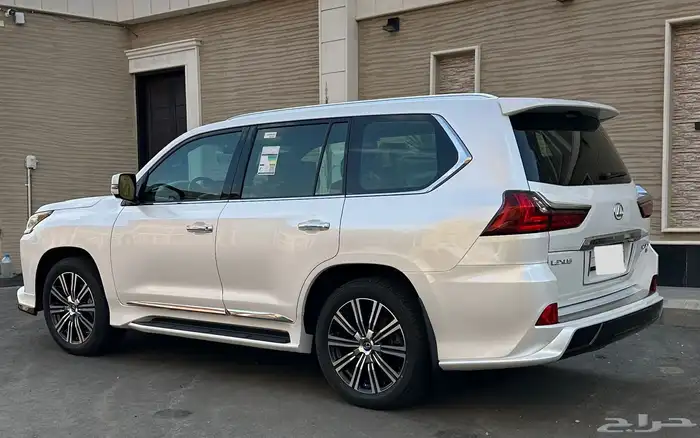 لكزس 2021 سبورت (( عداد 9 الاف فقط مخزن شبه الأصفار )) 30