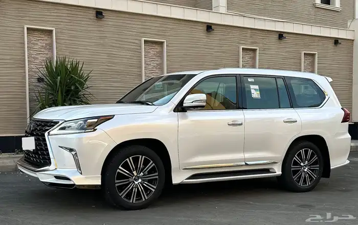 لكزس 2021 سبورت (( عداد 9 الاف فقط مخزن شبه الأصفار )) 13