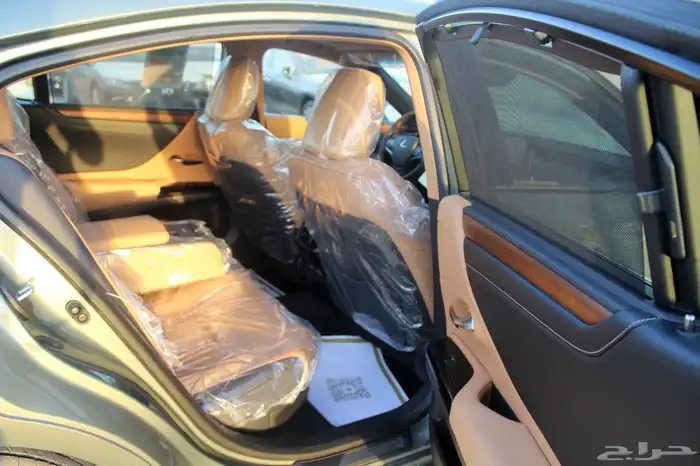 لكزس - ES300 HH هايبرد - 2025 - فل كامل - خليجي 17