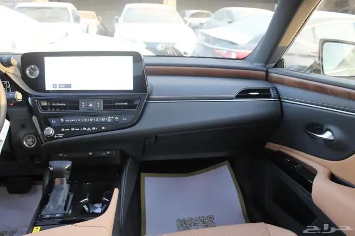 لكزس - ES300 HH هايبرد - 2025 - فل كامل - خليجي 11