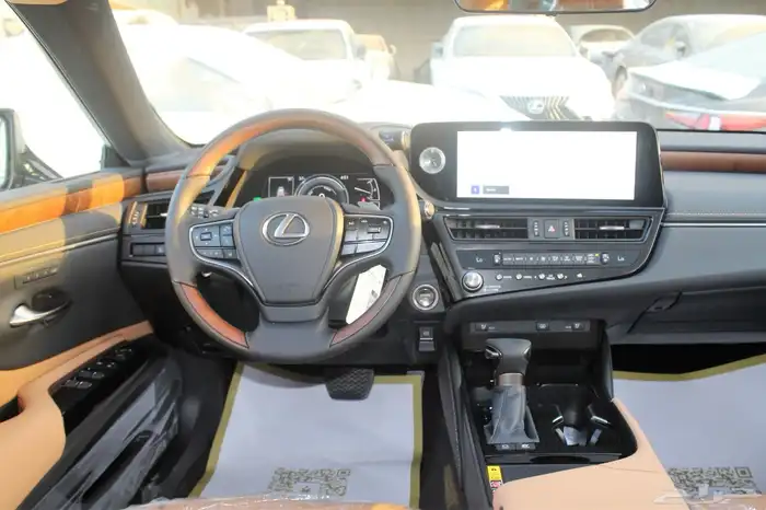 لكزس - ES300 HH هايبرد - 2025 - فل كامل - خليجي 16