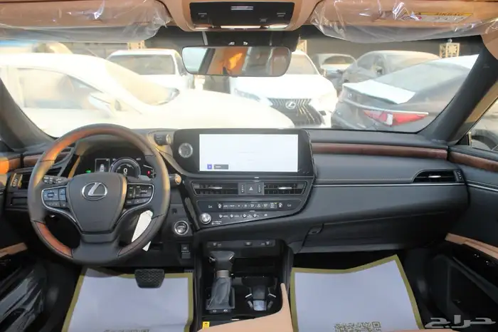 لكزس - ES300 HH هايبرد - 2025 - فل كامل - خليجي 15