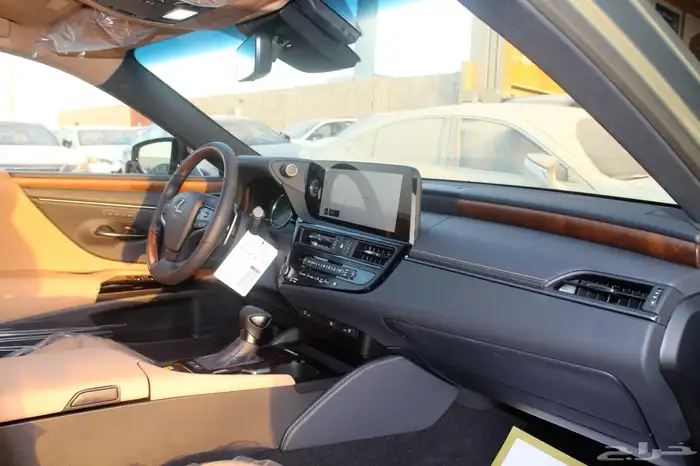 لكزس - ES300 HH هايبرد - 2025 - فل كامل - خليجي 7