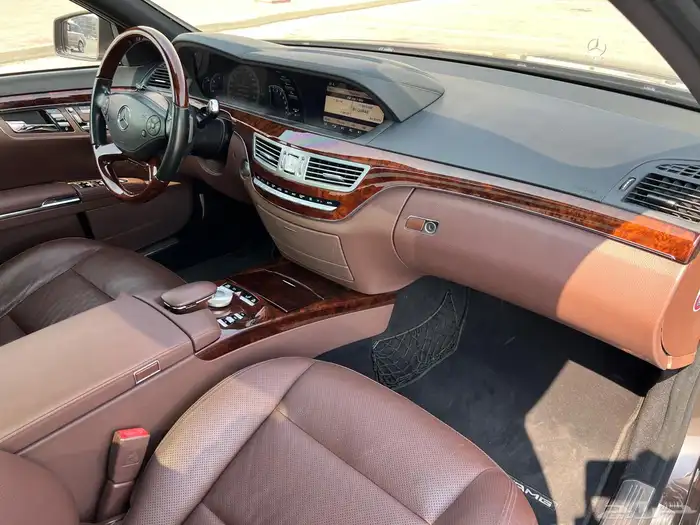 Mercedes S500 model 2010 v8 AMG CLEAN TITILE CAR FOR SALE 3