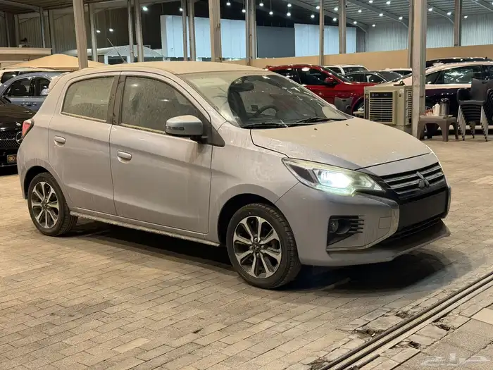 مستوبيشي فل كامل هاتش باك -جديد-2023 اصفار(عرض خاص39900)شامل 1