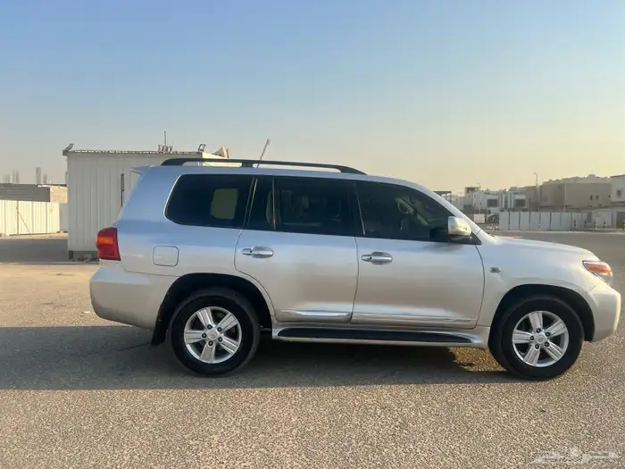 جيب لاندكروزر VXR 1