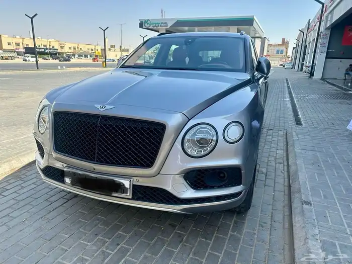 للبيع جيب بنتلي بنتياقا موديل 2020 5