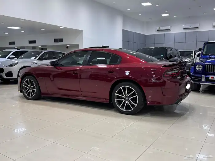 دودج تشارجر 2022 لون احمر 1