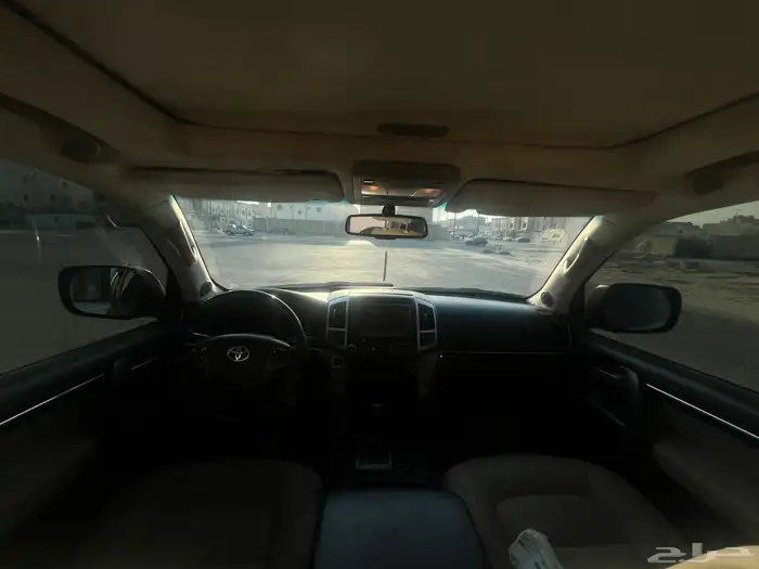 جيب لاندكروزر VXR 5