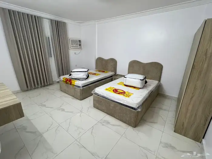 شفة غرفتين وصاله ( مفروش ) موقعه جدا مميز 0