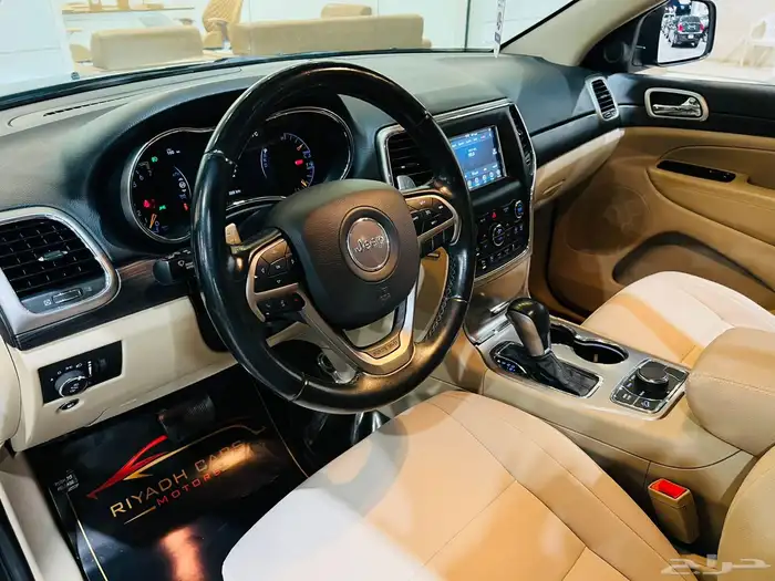 جراند شيروكي 2019 V6 لاريدو ( بحالة ممتازة ) 6