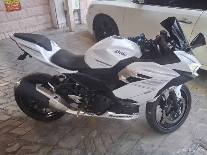 دباب كوازاكي ابيض 2023 5