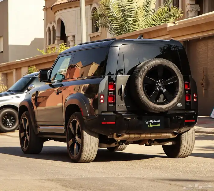 ديفندر 2022 وارد امريكا 14