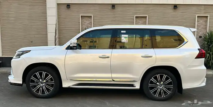 لكزس 2021 سبورت (( عداد 9 الاف فقط مخزن شبه الأصفار )) 36