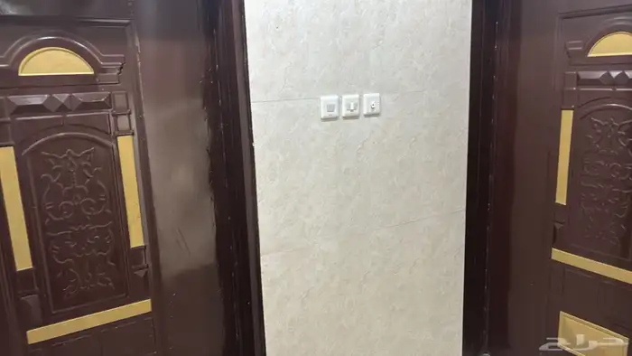 شقة للايجار 5 غرف دور ثاني 2