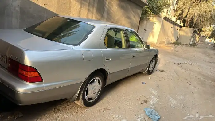 لكزس LS400 موديل 1999 4