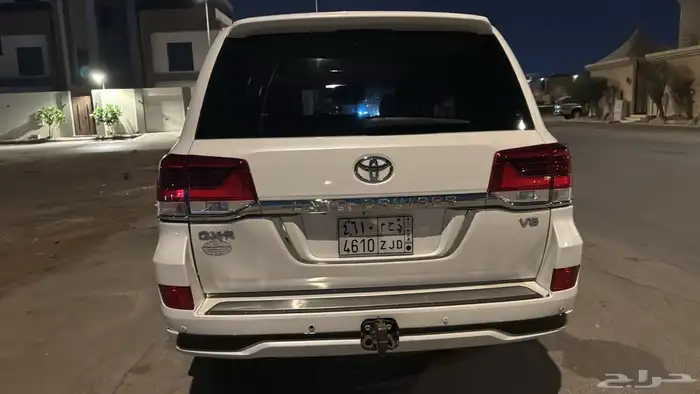 لاندكروزر 20017 3
