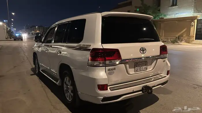 لاندكروزر 20017 6