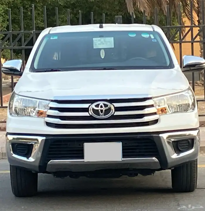 تويوتا هايلوكس   2023 عادي 2