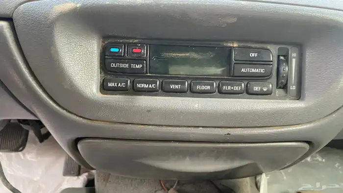 يوجد لدي قطع فورد فكتوريا 15