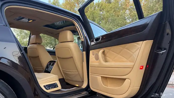 بنتلي كونتيننتال فلاينج سبير 2012 ( مخزن ) 46