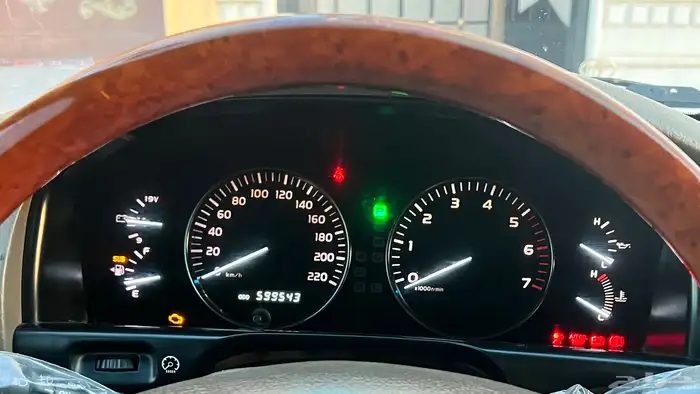 جيب لاندكروزر 2006 VX-R للبيع 11