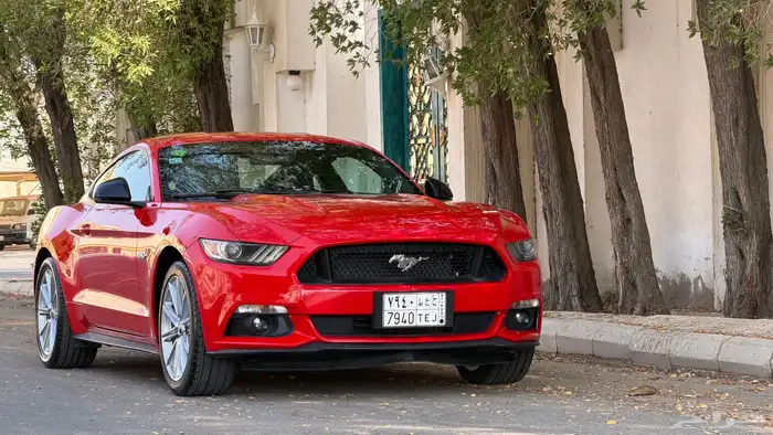 للبيع فورد موستنق GT 5.0 مخزن ممشى ( 8 ) الاف فقط 23