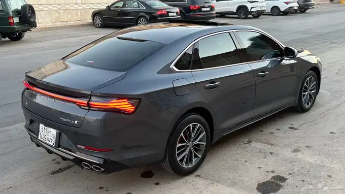 للبيع جيلي بريفيس 2025 غاية للمستخدم 9