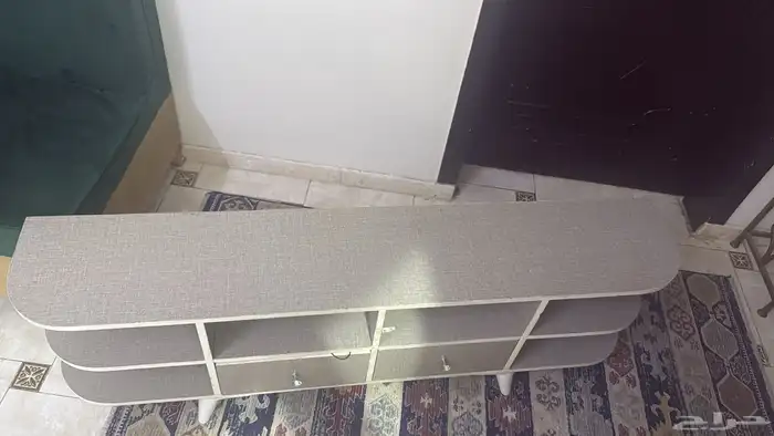 طاولة تلفزيون للبيع 1