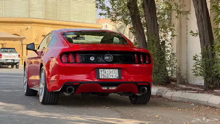 للبيع فورد موستنق GT 5.0 مخزن ممشى ( 8 ) الاف فقط 13