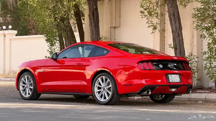 للبيع فورد موستنق GT 5.0 مخزن ممشى ( 8 ) الاف فقط 10