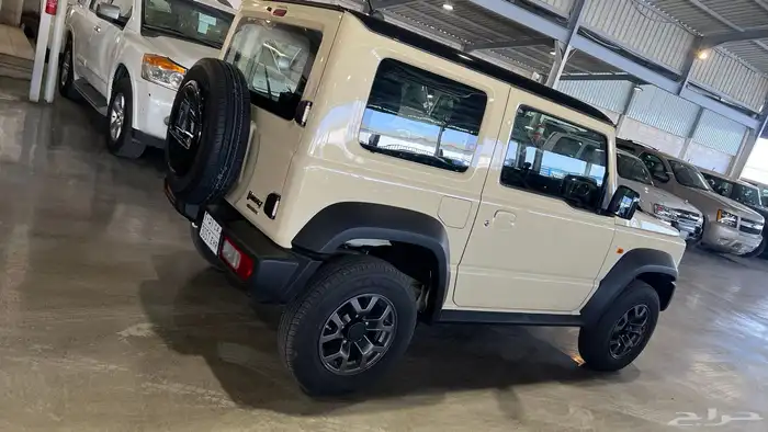 جيب سوزوكي جمني 2025 8