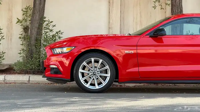 للبيع فورد موستنق GT 5.0 مخزن ممشى ( 8 ) الاف فقط 7