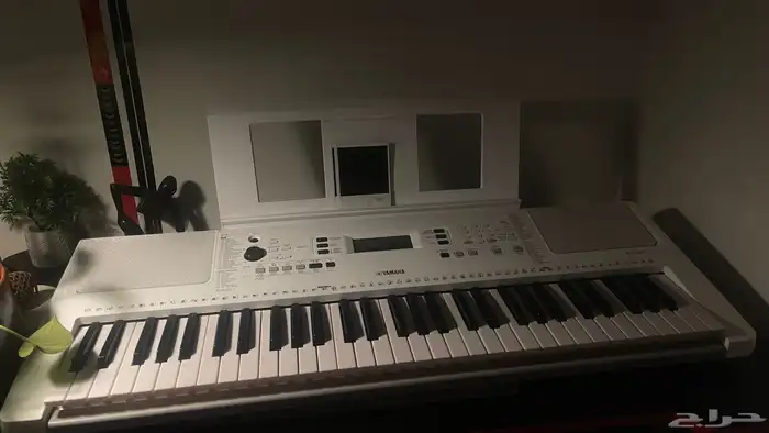 للبيع اورق او بيانو شبه جديد بكامل اغراضه ضمان الوكيل 0