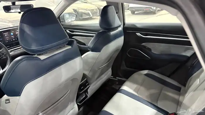 جيلي ام قراند 2023 6