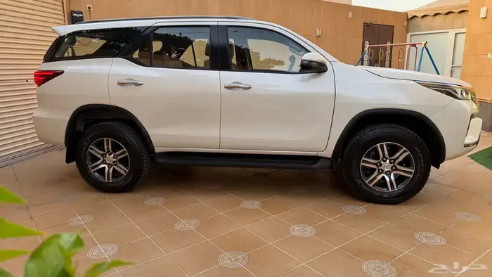 تويوتا فورتشنر موديل 2022 VX 6 15