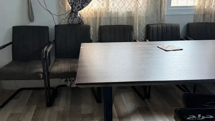 طاوله وكراسي للبيع 2