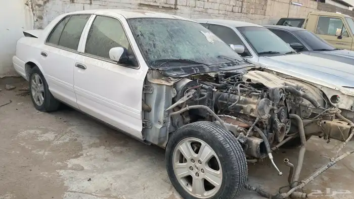 يوجد لدي قطع فورد فكتوريا 29