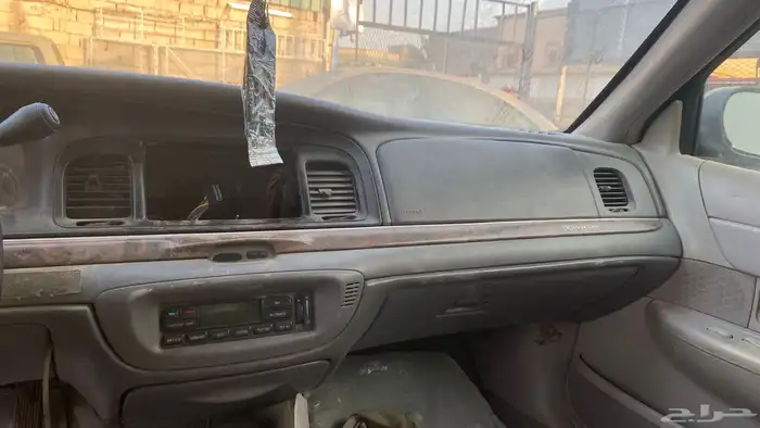 يوجد لدي قطع فورد فكتوريا 17