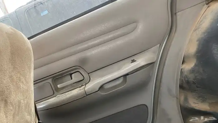 يوجد لدي قطع فورد فكتوريا 20