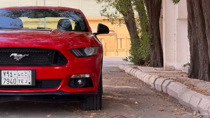 للبيع فورد موستنق GT 5.0 مخزن ممشى ( 8 ) الاف فقط 25