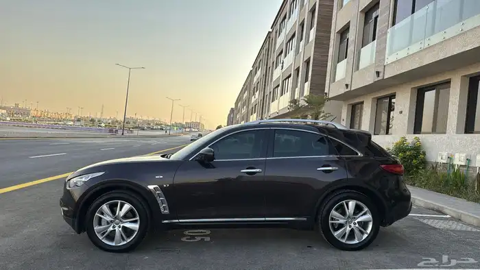 جيب انفنتي QX70 2